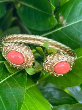 Vintage Italian 14k yellow gold cabochon coral bracelet cuff 17-18gram not scrap